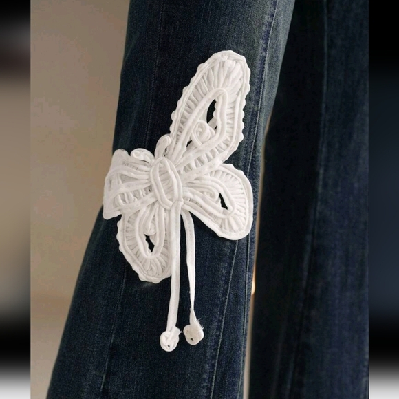 Fashionable Commuter Modern Butterfly Flare Pants For Women, Dark Color - Picture 4 of 4